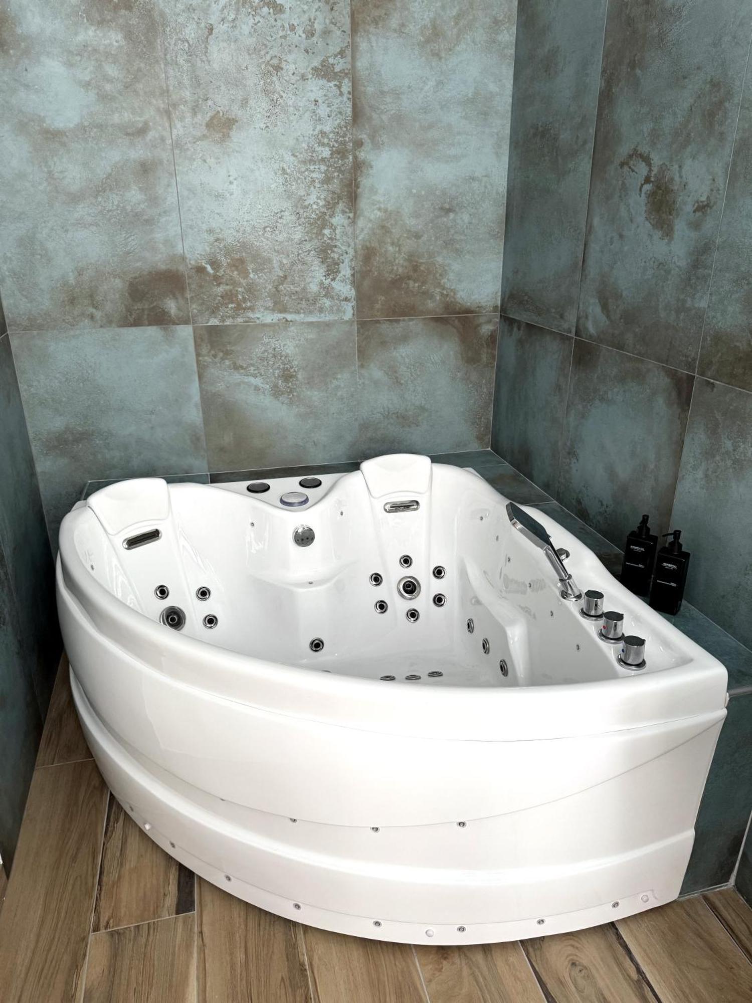 Marais 2 2 Salles De Bain - Jacuzzi ! * Parijs